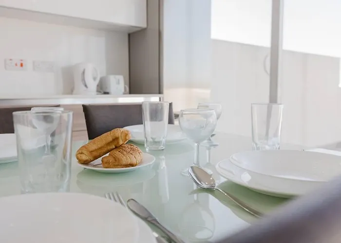 Apartamento Seaside Escape 2bed With Views! By Homely Is-Sellum