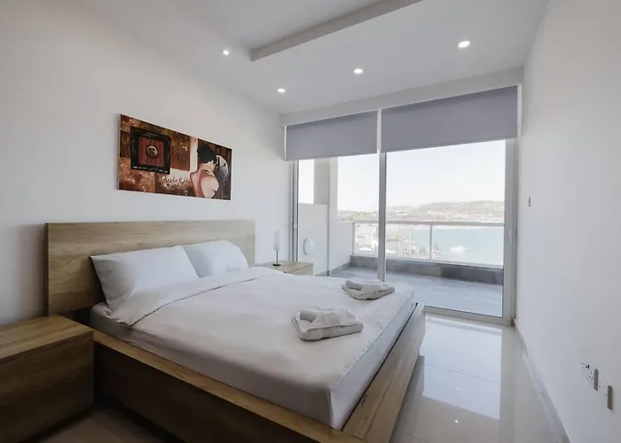 Seaside Escape 2bed With Views! By Homely Apartamento Is-Sellum