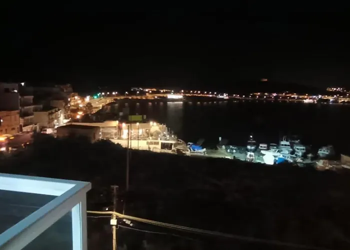 Seaside Escape 2bed With Views! By Homely