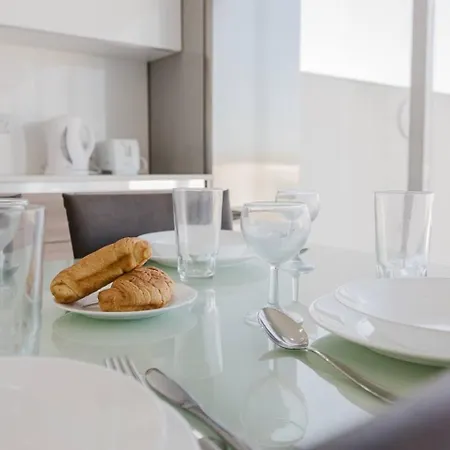 Appartement Seaside Escape 2bed With Views! By Homely Is-Sellum