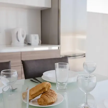 Appartement Seaside Escape 2bed With Views! By Homely *