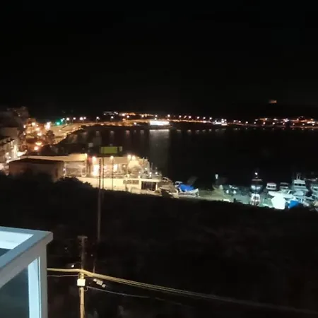 Seaside Escape 2bed With Views! By Homely