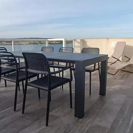 Appartement Seaside Escape 2bed With Views! By Homely *