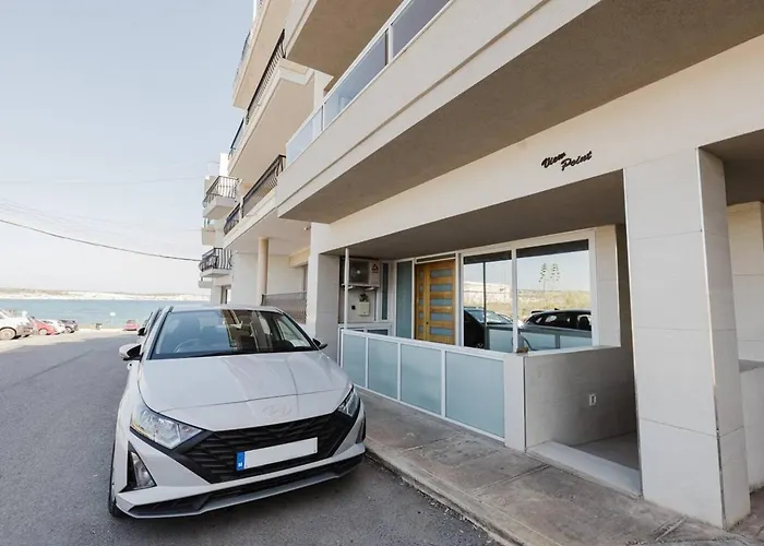 Seaside Escape 2bed With Views! By Homely Is-Sellum